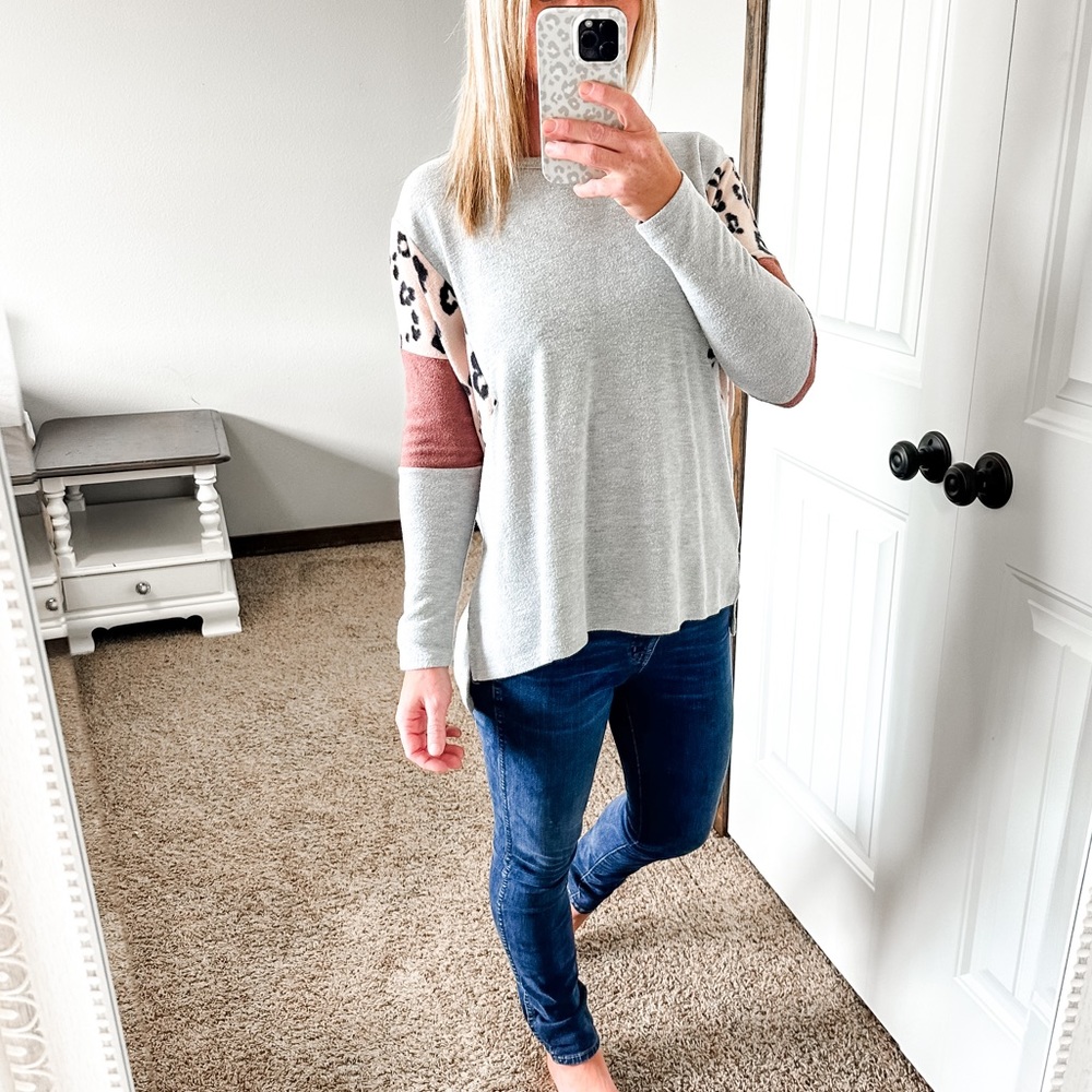 Staccato Gray/Leopard Print Color Block Long Slee… - image 1